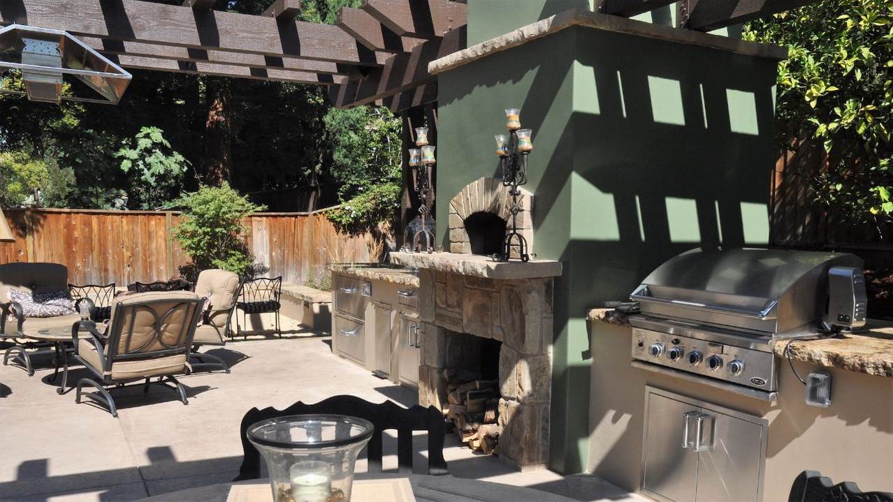 fremont outdoor kitchen dining area, pizza oven, patio