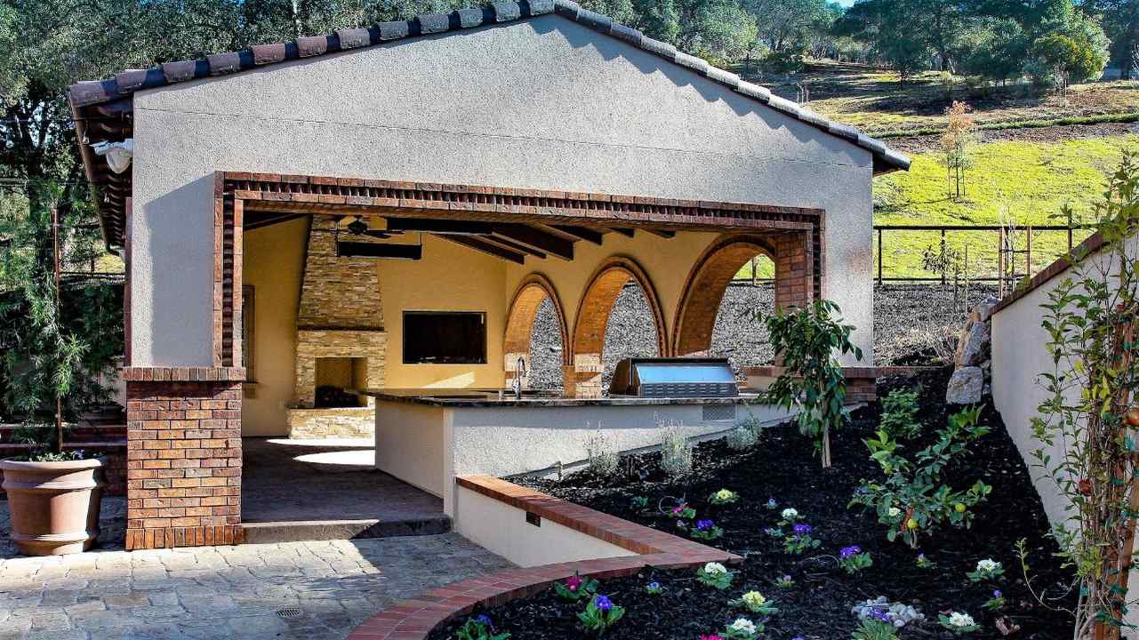 Cabana and Outdoor Kitchens installed at los gatos home