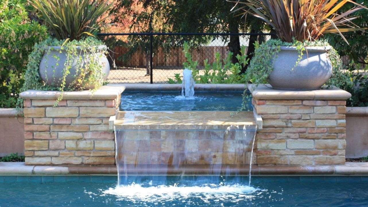 pool water feature